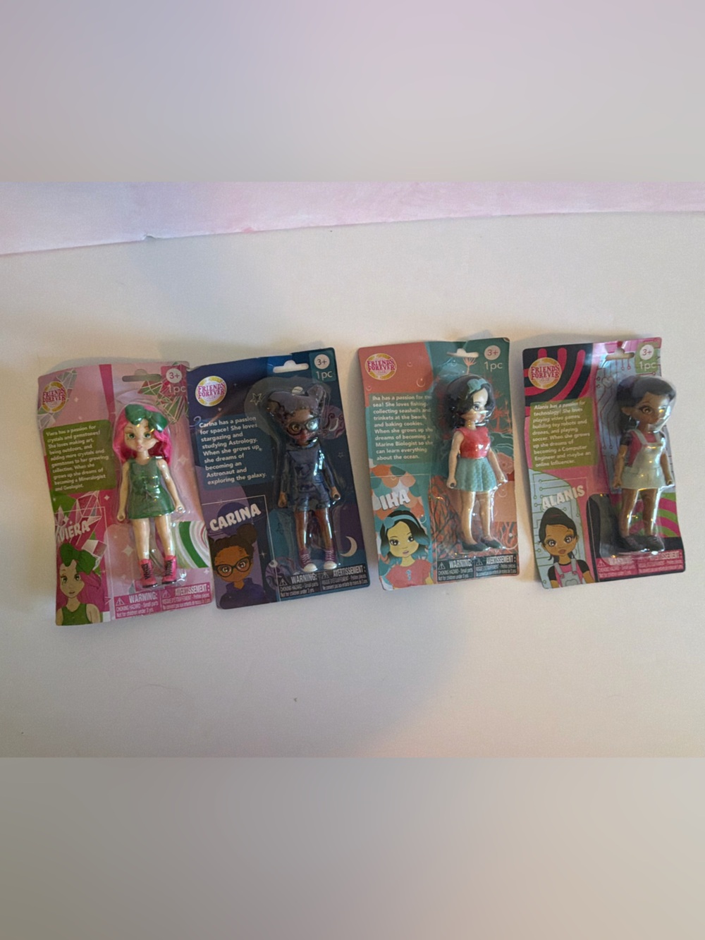 Friends forever club mini fashion dolls x4